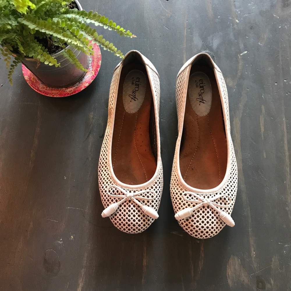 Eurosoft by Sofft grey perforated Sarno flats 8.5